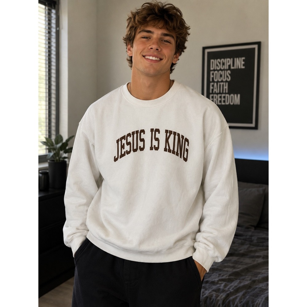 Jesus Is King White Crewneck Sweatshirt Jesus Loves You 1 John 4:19 Mens Large
